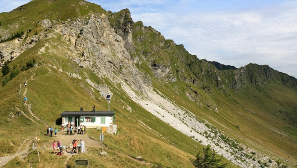 Un(e) gardien est recherché pour le futur refuge du col de Cou 